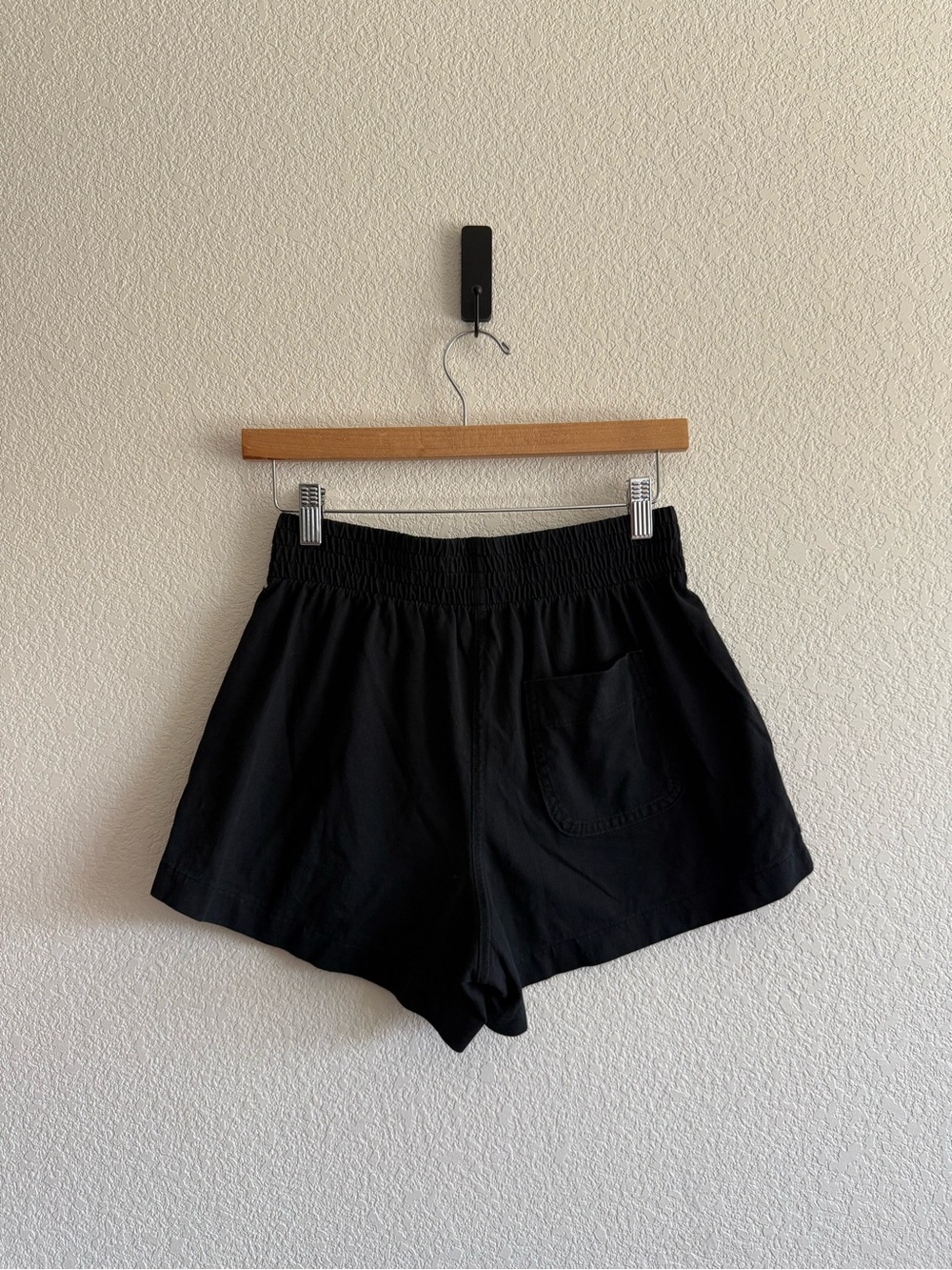 Everlane 100% Organic Cotton Shorts - Picture 2 of 3